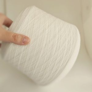 пряжа меринос "Снежок" (1500м/100гр) купить по выгодным ценам в магазине пряжи из Италии БОБИНА.РФ