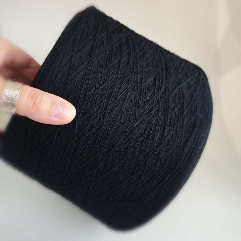 пряжа меринос с полиамидом » Чёрный агат» (1500м/100гр) - интернет-магазин итальянской бобинной пряжи БОБИНА.РФ пряжа меринос с полиамидом » Чёрный агат» (1500м/100гр) купить по выгодным ценам в магазине пряжи из Италии БОБИНА.РФ