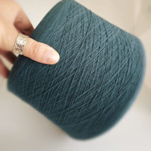 пряжа меринос с полиамидом «Глубокий петроль» (1500м/100гр) купить по выгодным ценам в магазине пряжи из Италии БОБИНА.РФ