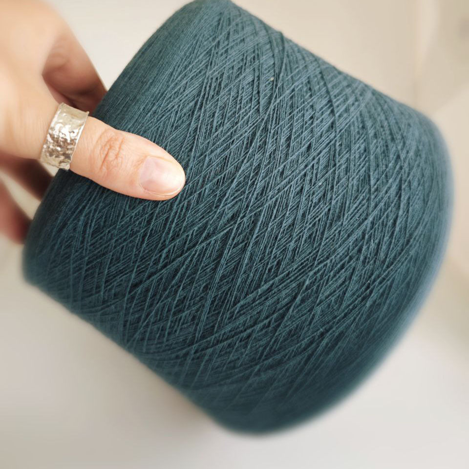 пряжа меринос с полиамидом «Глубокий петроль» (1500м/100гр) - интернет-магазин итальянской бобинной пряжи БОБИНА.РФ пряжа меринос с полиамидом «Глубокий петроль» (1500м/100гр) купить по выгодным ценам в магазине пряжи из Италии БОБИНА.РФ