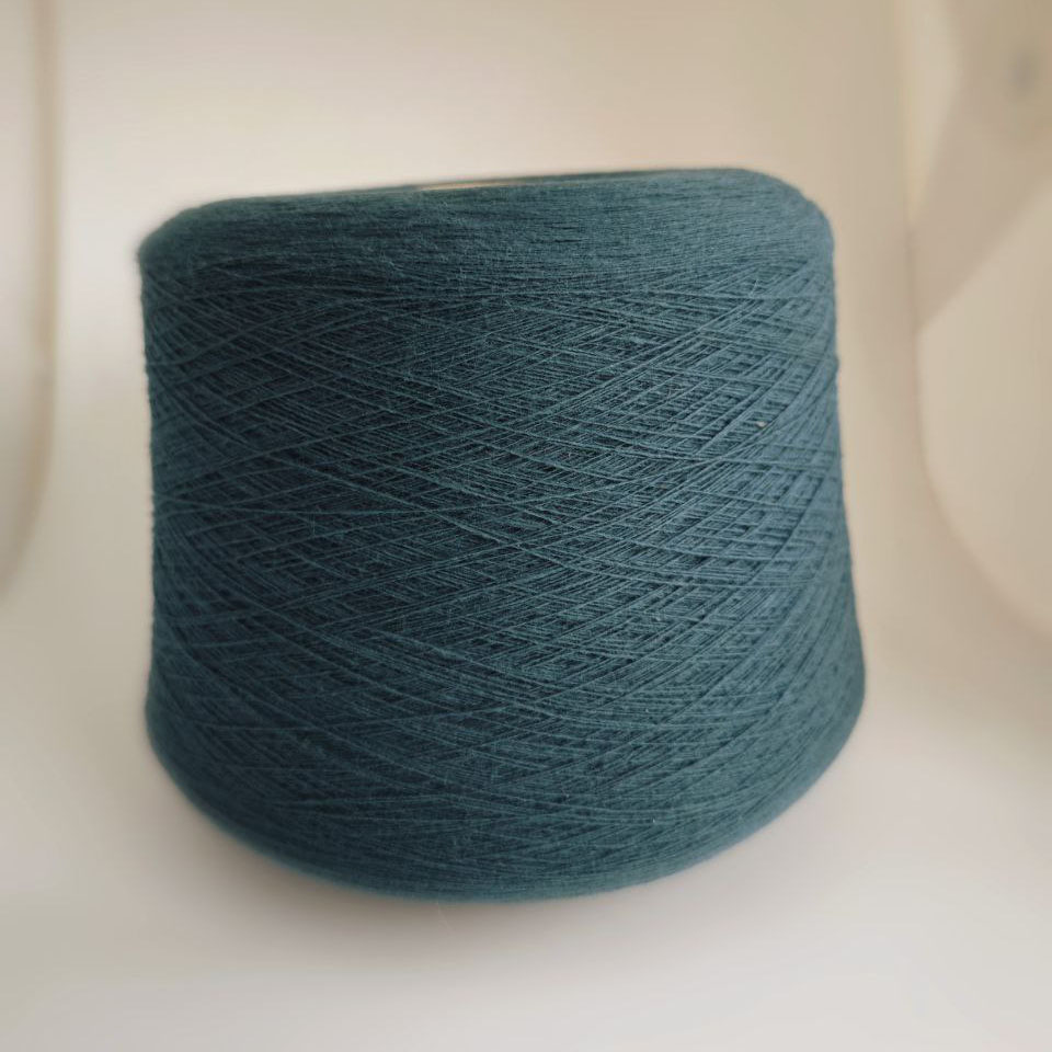 пряжа меринос с полиамидом «Глубокий петроль» (1500м/100гр) - интернет-магазин итальянской бобинной пряжи БОБИНА.РФ пряжа меринос с полиамидом «Глубокий петроль» (1500м/100гр) купить по выгодным ценам в магазине пряжи из Италии БОБИНА.РФ