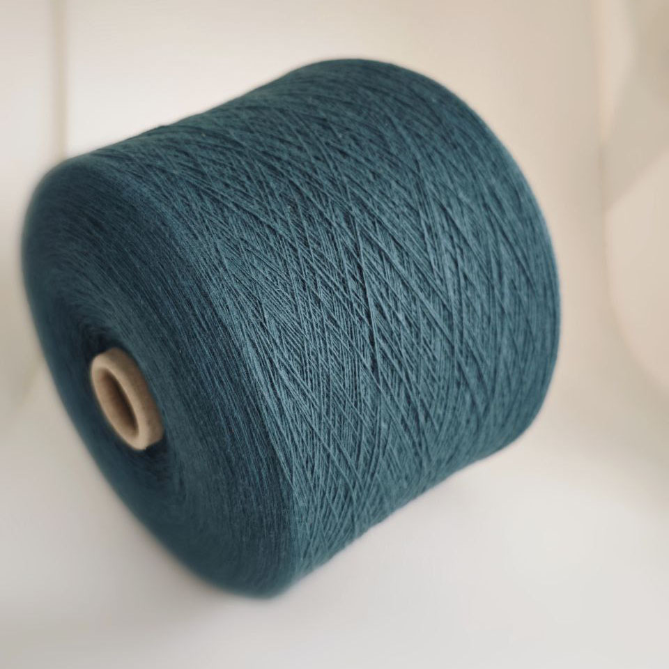 пряжа меринос с полиамидом «Глубокий петроль» (1500м/100гр) - интернет-магазин итальянской бобинной пряжи БОБИНА.РФ пряжа меринос с полиамидом «Глубокий петроль» (1500м/100гр) купить по выгодным ценам в магазине пряжи из Италии БОБИНА.РФ