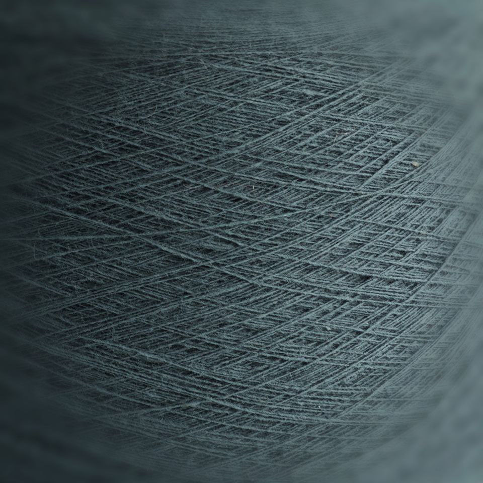 пряжа меринос с полиамидом «Глубокий петроль» (1500м/100гр) - интернет-магазин итальянской бобинной пряжи БОБИНА.РФ пряжа меринос с полиамидом «Глубокий петроль» (1500м/100гр) купить по выгодным ценам в магазине пряжи из Италии БОБИНА.РФ