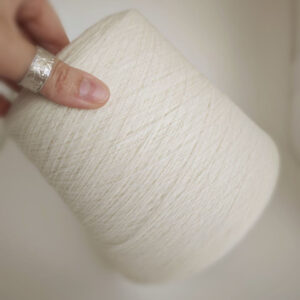 меринос 100% джилонг (Geelong) «Миндальное молоко» (1500м/100гр) купить по выгодным ценам в магазине пряжи из Италии БОБИНА.РФ