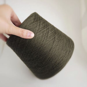 пряжа меринос «Серо-зеленый пыльный» (3000м/100гр) купить по выгодным ценам в магазине пряжи из Италии БОБИНА.РФ