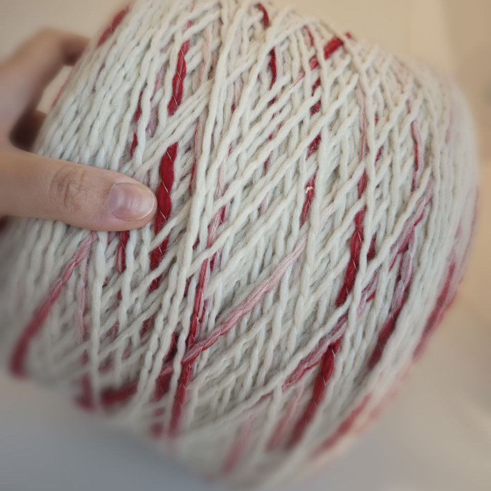 пряжа с мериносом «Клубничный крем» (150 м/100 гр) - интернет-магазин итальянской бобинной пряжи БОБИНА.РФ пряжа с мериносом «Клубничный крем» (150 м/100 гр) купить по выгодным ценам в магазине пряжи из Италии БОБИНА.РФ