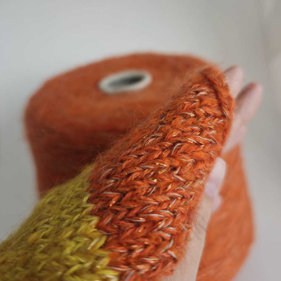 пряжа с альпакой и мериносом «Пушистый апельсин» (350 м/100 гр) - интернет-магазин итальянской бобинной пряжи БОБИНА.РФ пряжа с альпакой и мериносом «Пушистый апельсин» (350 м/100 гр) купить по выгодным ценам в магазине пряжи из Италии БОБИНА.РФ