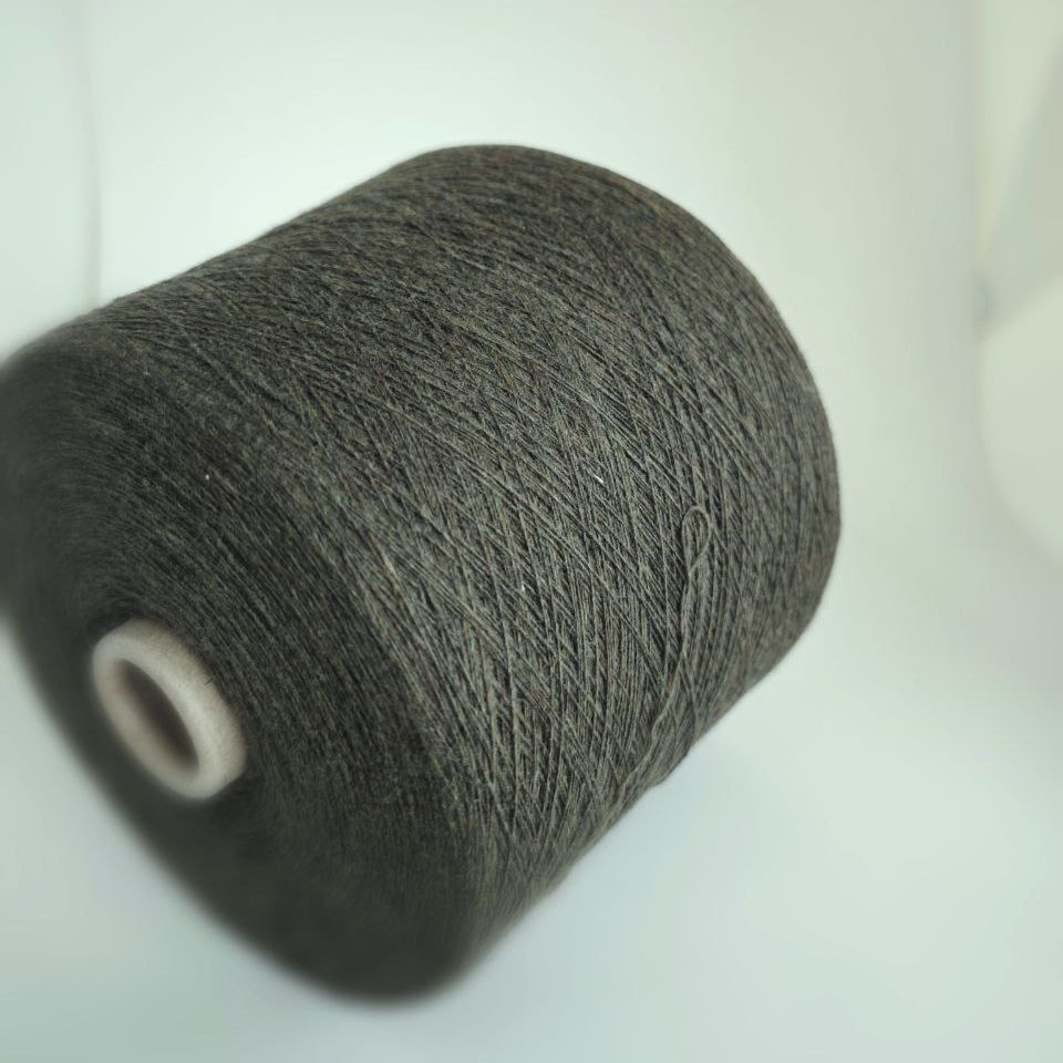 кашемир с мериносом «Лесная зелень» (1500м/100 гр) - интернет-магазин итальянской бобинной пряжи БОБИНА.РФ кашемир с мериносом «Лесная зелень» (1500м/100 гр) купить по выгодным ценам в магазине пряжи из Италии БОБИНА.РФ