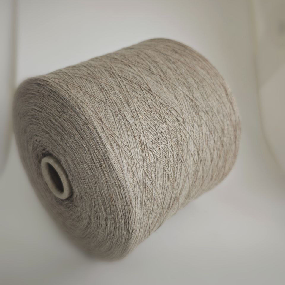 кашемир с мериносом «Спелая рожь» (1500м/100 гр) - интернет-магазин итальянской бобинной пряжи БОБИНА.РФ кашемир с мериносом «Спелая рожь» (1500м/100 гр) купить по выгодным ценам в магазине пряжи из Италии БОБИНА.РФ