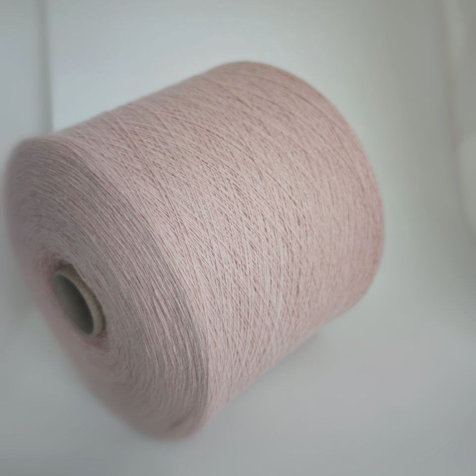 кашемир с мериносом «Нюд» (1500м/100 гр) - интернет-магазин итальянской бобинной пряжи БОБИНА.РФ кашемир с мериносом «Нюд» (1500м/100 гр) купить по выгодным ценам в магазине пряжи из Италии БОБИНА.РФ