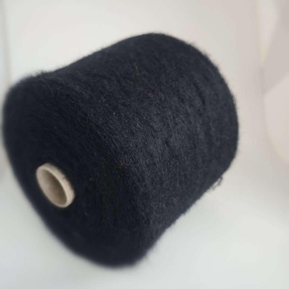 пряжа с альпакой «Чёрный бархат» (900 м/100 гр) - интернет-магазин итальянской бобинной пряжи БОБИНА.РФ пряжа с альпакой «Чёрный бархат» (900 м/100 гр) купить по выгодным ценам в магазине пряжи из Италии БОБИНА.РФ