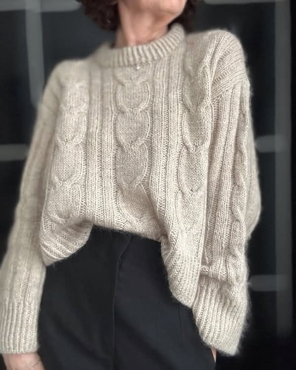 Свитер с косами из бобинной пряжи