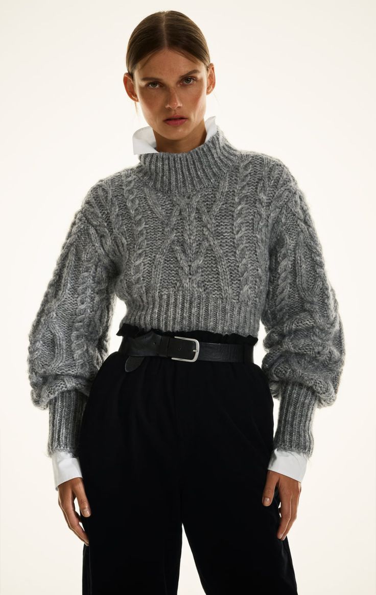 Укороченный свитер из бобинной пряжи