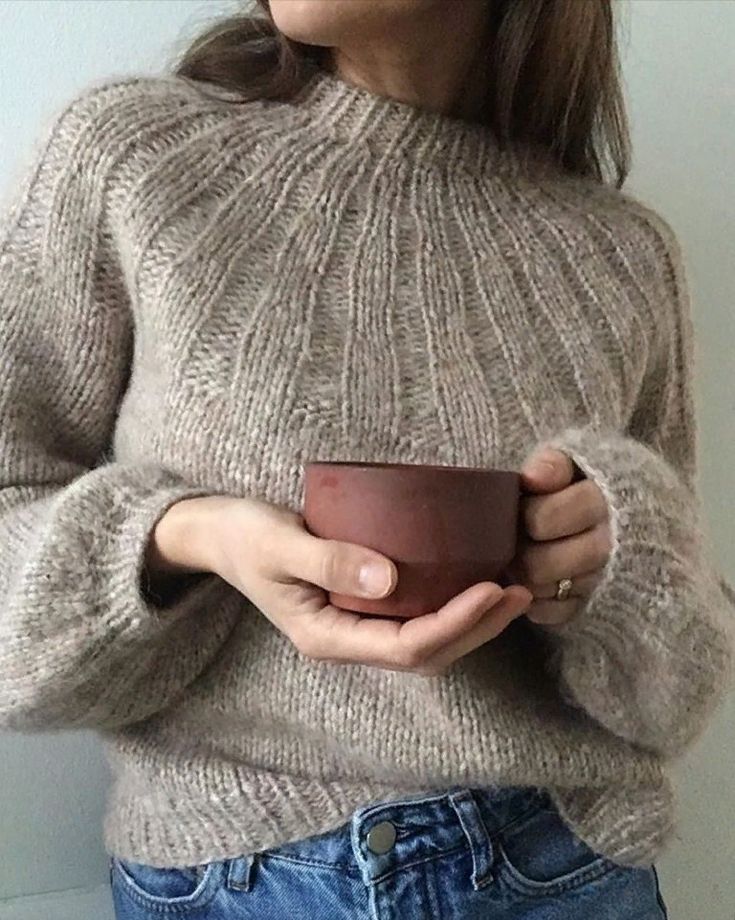 Свитер с круглой кокеткой из итальянской пряжи