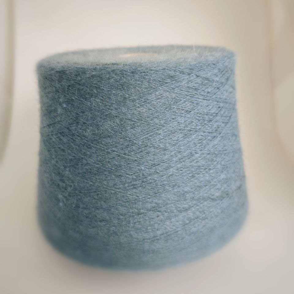 пряжа с супер кидмохером «Пыльный океан» (700 м/100 гр) - интернет-магазин итальянской бобинной пряжи БОБИНА.РФ пряжа с супер кидмохером «Пыльный океан» (700 м/100 гр) купить по выгодным ценам в магазине пряжи из Италии БОБИНА.РФ