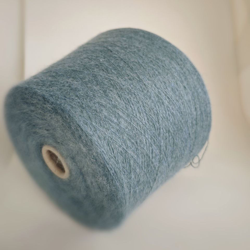 пряжа с супер кидмохером «Пыльный океан» (700 м/100 гр) - интернет-магазин итальянской бобинной пряжи БОБИНА.РФ пряжа с супер кидмохером «Пыльный океан» (700 м/100 гр) купить по выгодным ценам в магазине пряжи из Италии БОБИНА.РФ