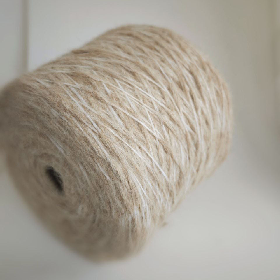 пряжа суперфайн альпака «Крем-брюле» (180м/100гр) - интернет-магазин итальянской бобинной пряжи БОБИНА.РФ пряжа суперфайн альпака «Крем-брюле» (180м/100гр) купить по выгодным ценам в магазине пряжи из Италии БОБИНА.РФ
