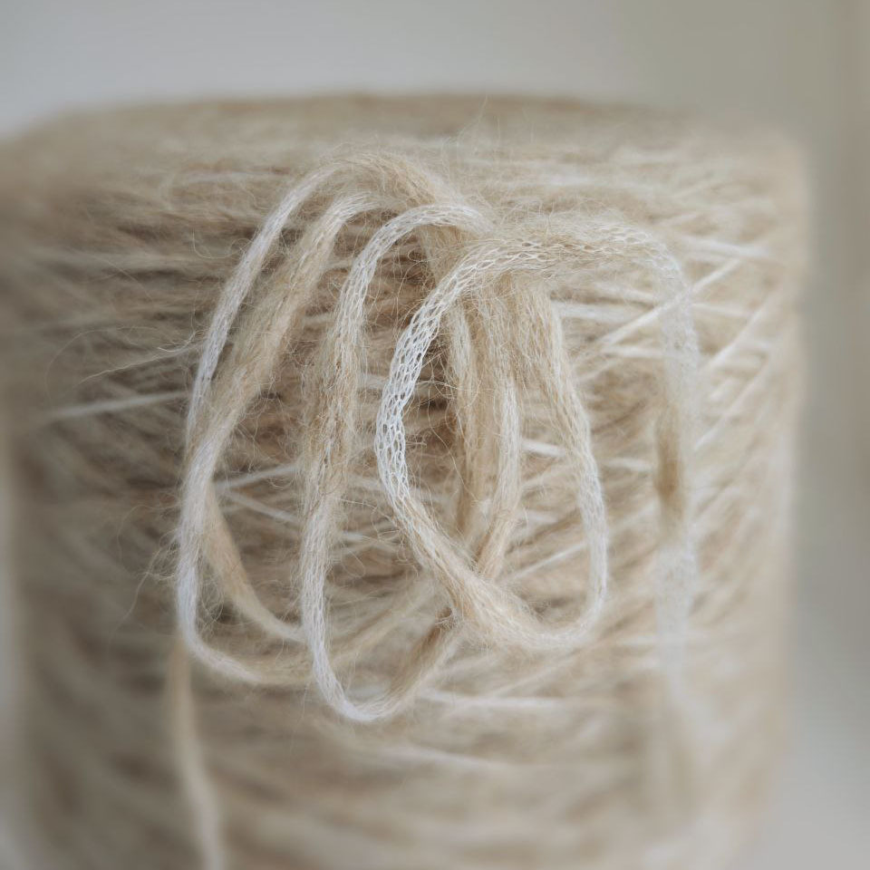 пряжа суперфайн альпака «Крем-брюле» (180м/100гр) - интернет-магазин итальянской бобинной пряжи БОБИНА.РФ пряжа суперфайн альпака «Крем-брюле» (180м/100гр) купить по выгодным ценам в магазине пряжи из Италии БОБИНА.РФ