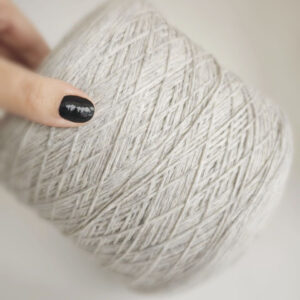 пряжа кашемир с шелком «Cветло-серый» (450м/100 гр) купить по выгодным ценам в магазине пряжи из Италии БОБИНА.РФ