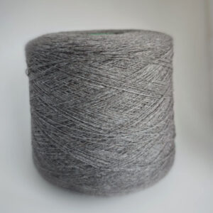 пряжа кардный меринос «Серый меланж» ( 900 м/100 гр) купить по выгодным ценам в магазине пряжи из Италии БОБИНА.РФ