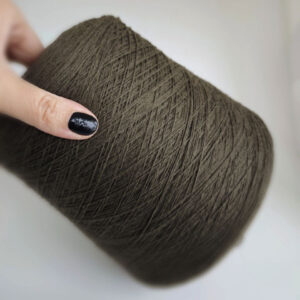 пряжа кардный меринос «Лесной мох» ( 900 м/100 гр) купить по выгодным ценам в магазине пряжи из Италии БОБИНА.РФ