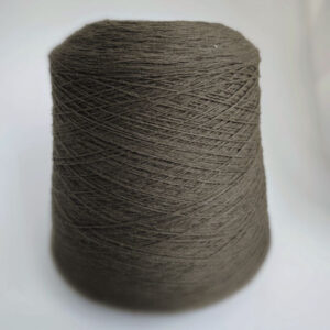 пряжа кардный меринос «Лесной мох» ( 900 м/100 гр) купить по выгодным ценам в магазине пряжи из Италии БОБИНА.РФ