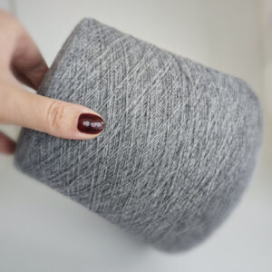 меринос 100% джилонг (Geelong) «Серебряный туман» (1500м/100гр) - интернет-магазин итальянской бобинной пряжи БОБИНА.РФ меринос 100% джилонг (Geelong) «Серебряный туман» (1500м/100гр) купить по выгодным ценам в магазине пряжи из Италии БОБИНА.РФ