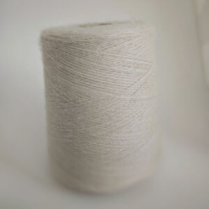 пряжа с супер кидмохером «Песочный лён» (700 м/100 гр) купить по выгодным ценам в магазине пряжи из Италии БОБИНА.РФ