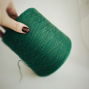 пряжа с супер кидмохером «Изумруд» (700 м/100 гр) купить по выгодным ценам в магазине пряжи из Италии БОБИНА.РФ