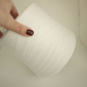 пряжа хлопок «Белый жемчуг» (300м/100гр) купить по выгодным ценам в магазине пряжи из Италии БОБИНА.РФ