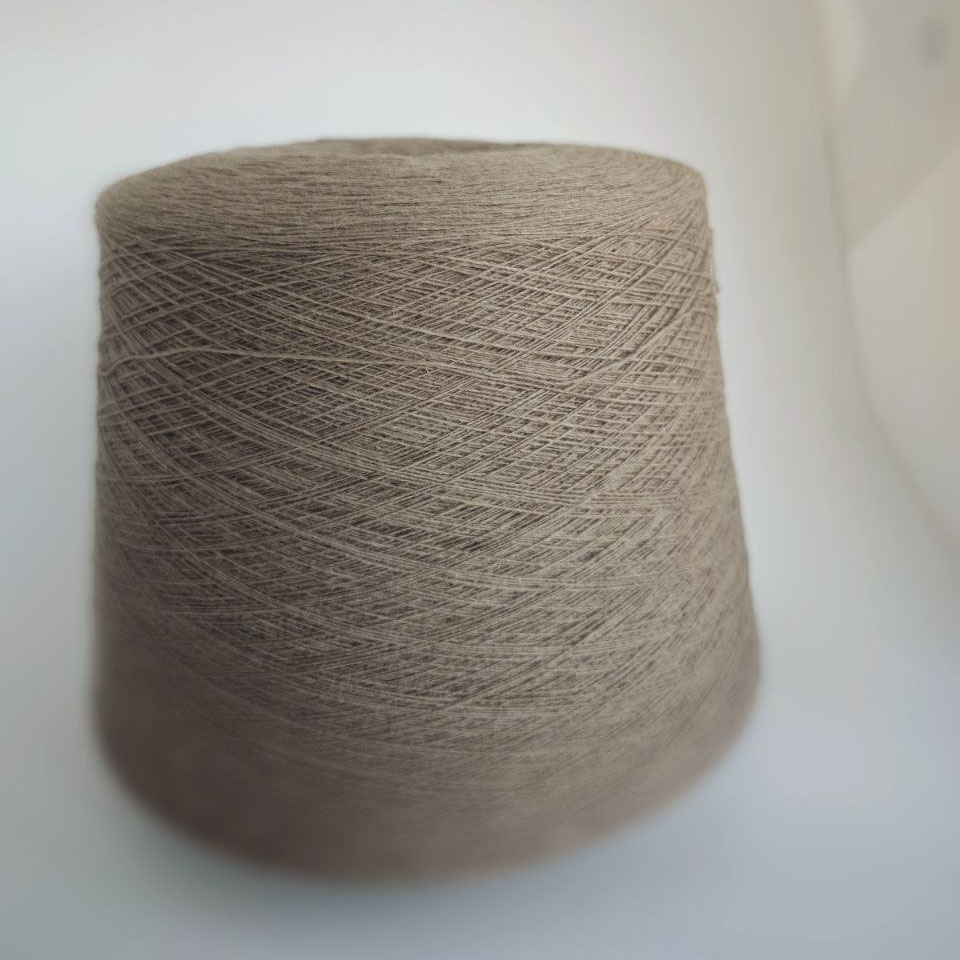 пряжа меринос 100% джилонг (Geelong) «Какао» (1500м/100гр) - интернет-магазин итальянской бобинной пряжи БОБИНА.РФ пряжа меринос 100% джилонг (Geelong) «Какао» (1500м/100гр) купить по выгодным ценам в магазине пряжи из Италии БОБИНА.РФ