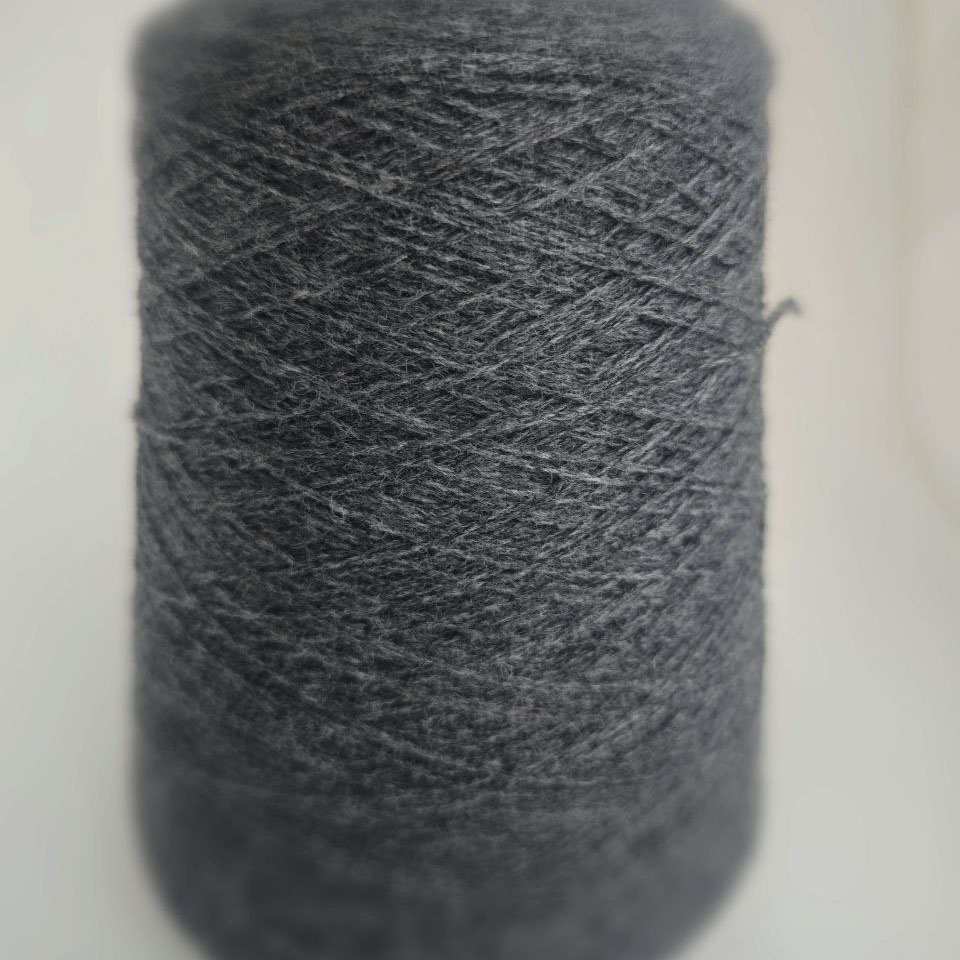 пряжа меринос с кашемиром «Рисунок углём» (700м/100гр) - интернет-магазин итальянской бобинной пряжи БОБИНА.РФ пряжа меринос с кашемиром «Рисунок углём» (700м/100гр) купить по выгодным ценам в магазине пряжи из Италии БОБИНА.РФ