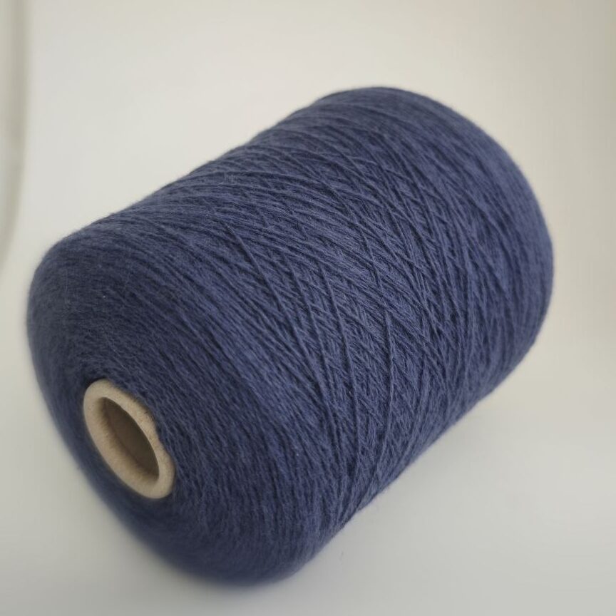 пряжа меринос с кашемиром » Черничный крем» (700м/100гр) - интернет-магазин итальянской бобинной пряжи БОБИНА.РФ пряжа меринос с кашемиром » Черничный крем» (700м/100гр) купить по выгодным ценам в магазине пряжи из Италии БОБИНА.РФ