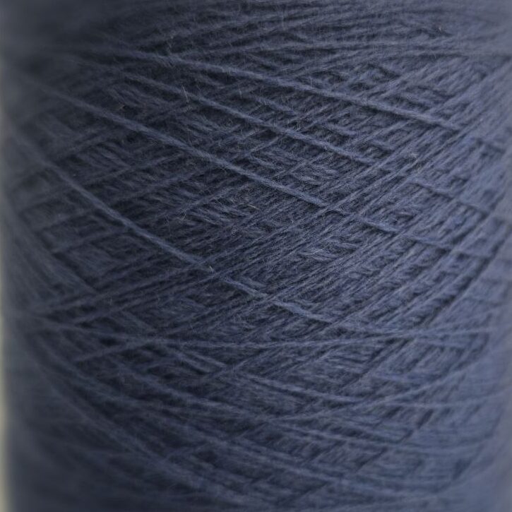 пряжа меринос с кашемиром » Черничный крем» (700м/100гр) - интернет-магазин итальянской бобинной пряжи БОБИНА.РФ пряжа меринос с кашемиром » Черничный крем» (700м/100гр) купить по выгодным ценам в магазине пряжи из Италии БОБИНА.РФ