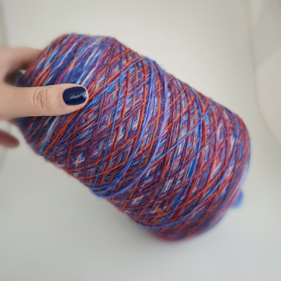 пряжа меринос эсктра файн » Черничный йогурт с малиной» (350м/100гр) - интернет-магазин итальянской бобинной пряжи БОБИНА.РФ пряжа меринос эсктра файн » Черничный йогурт с малиной» (350м/100гр) купить по выгодным ценам в магазине пряжи из Италии БОБИНА.РФ