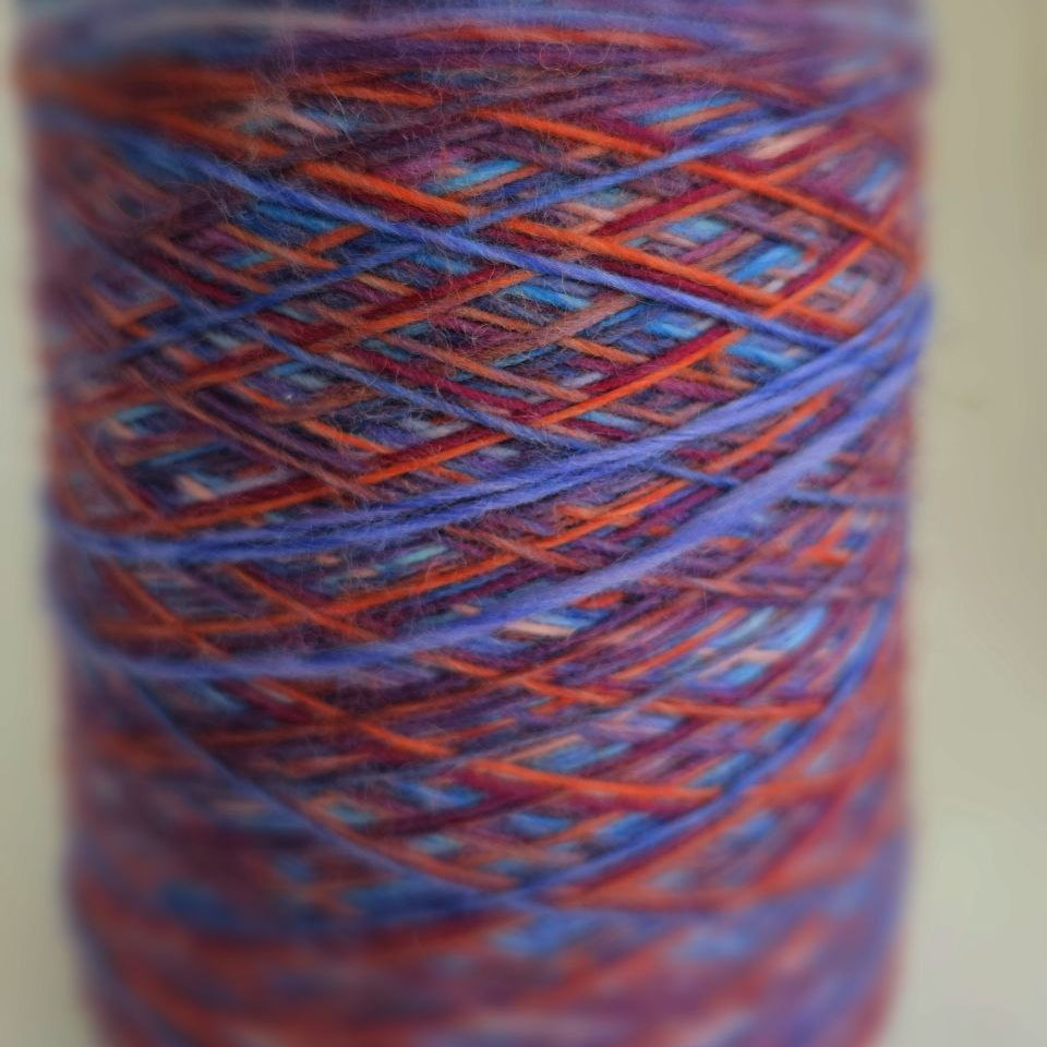 пряжа меринос эсктра файн » Черничный йогурт с малиной» (350м/100гр) - интернет-магазин итальянской бобинной пряжи БОБИНА.РФ пряжа меринос эсктра файн » Черничный йогурт с малиной» (350м/100гр) купить по выгодным ценам в магазине пряжи из Италии БОБИНА.РФ