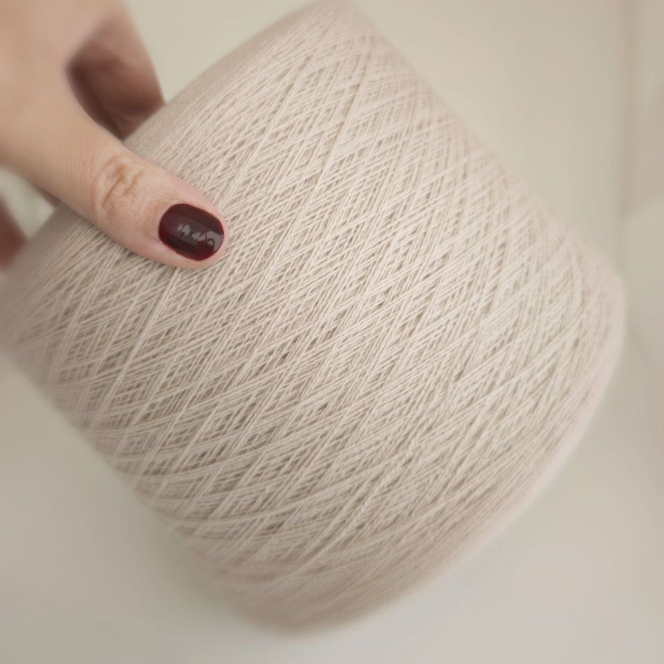 кашемир с мериносом » Нюдовый с розовым подтоном» (1300м/100 гр) - интернет-магазин итальянской бобинной пряжи БОБИНА.РФ кашемир с мериносом » Нюдовый с розовым подтоном» (1300м/100 гр) купить по выгодным ценам в магазине пряжи из Италии БОБИНА.РФ