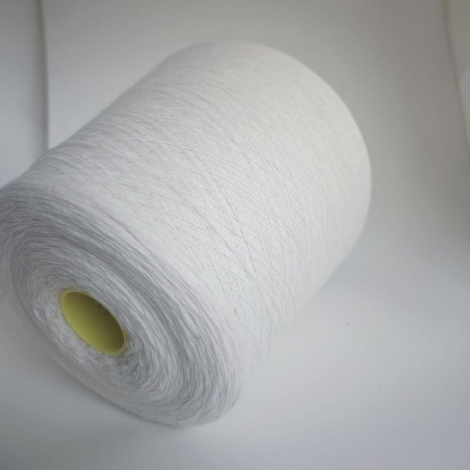 кашемир с мериносом «Натуральный белый» (1500м/100 гр) - интернет-магазин итальянской бобинной пряжи БОБИНА.РФ кашемир с мериносом «Натуральный белый» (1500м/100 гр) купить по выгодным ценам в магазине пряжи из Италии БОБИНА.РФ