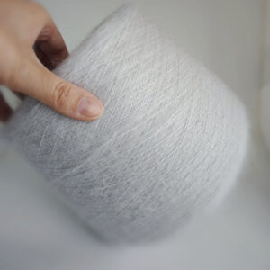 пряжа супер кидмохер на шелке «Морозная вода» (950 м/100 гр) купить по выгодным ценам в магазине пряжи из Италии БОБИНА.РФ